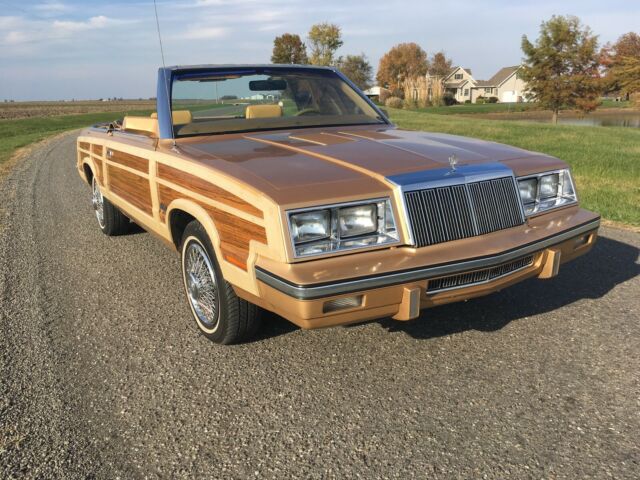 1985 Chrysler LeBaron Woody - photo 2