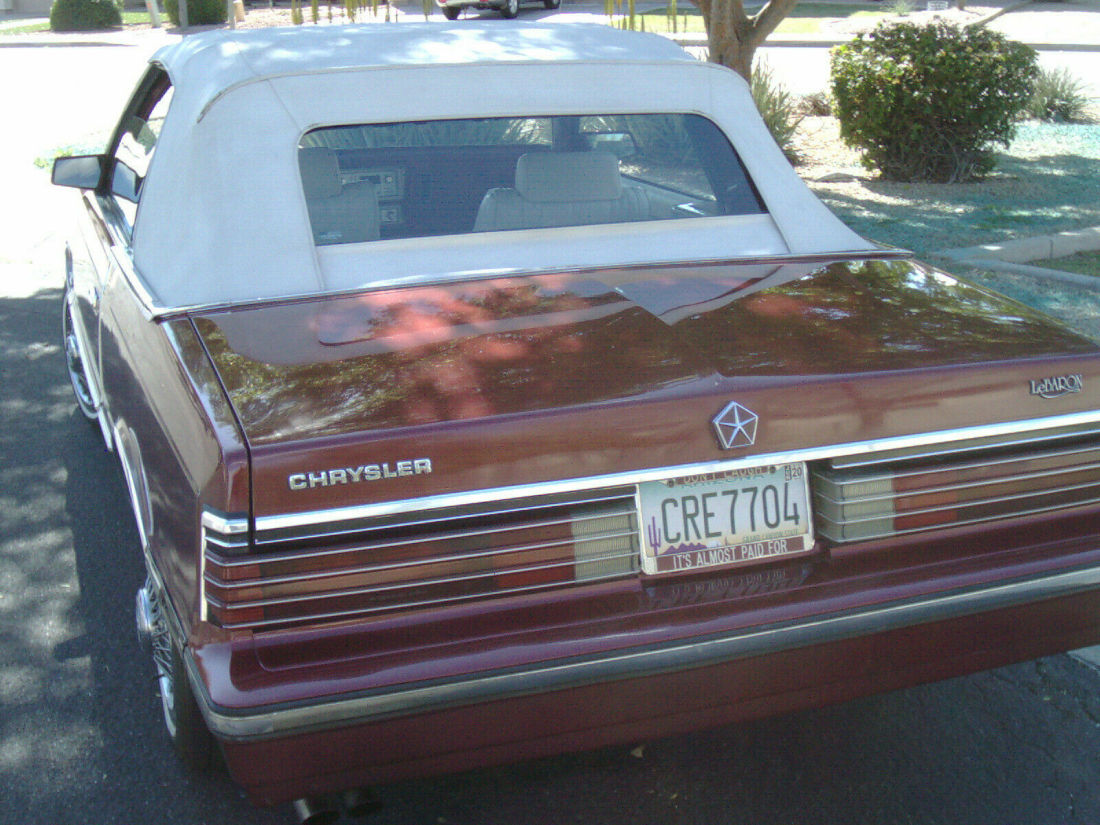 1985 Chrysler LeBaron - photo 2