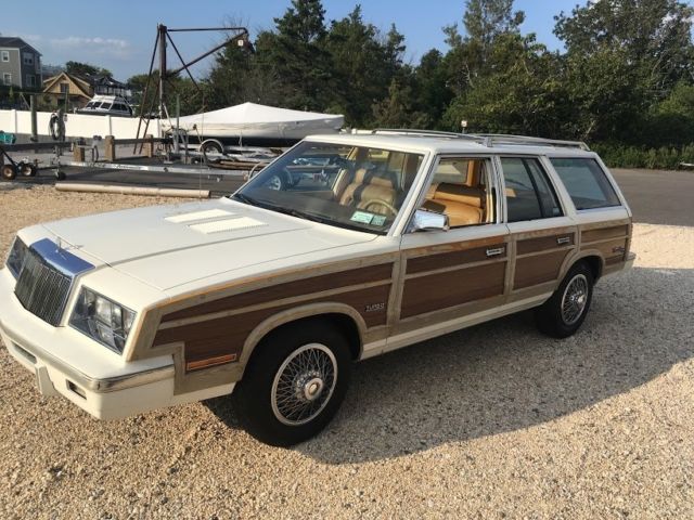 1985 Chrysler Town & Country LeBaron
