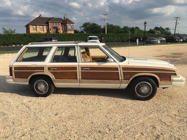 1985 Chrysler Town & Country LeBaron - photo 3