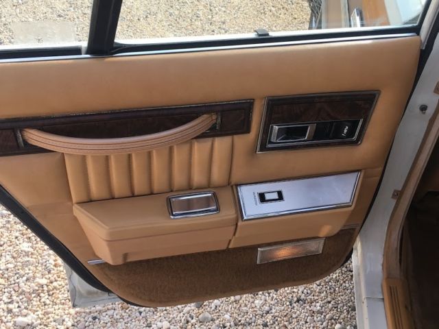 1985 Chrysler Town & Country LeBaron - photo 7