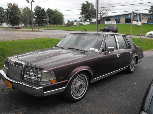 1985 Classic Lincoln Continental Givenchy Barn Find good restoration project 1985 Lincoln Continental