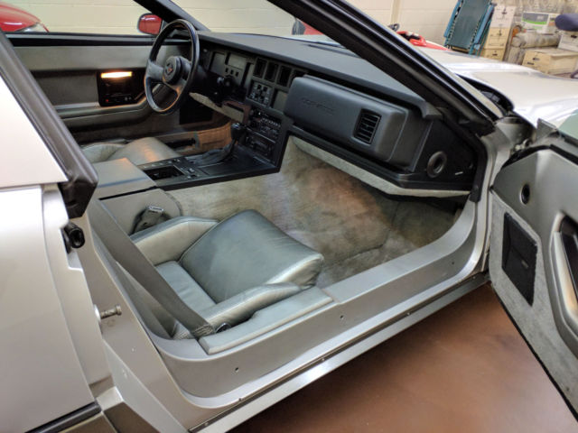 1985 Chevrolet Corvette - photo 11