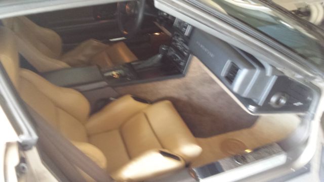 1985 Chevrolet Corvette 2 dr cpe - photo 7