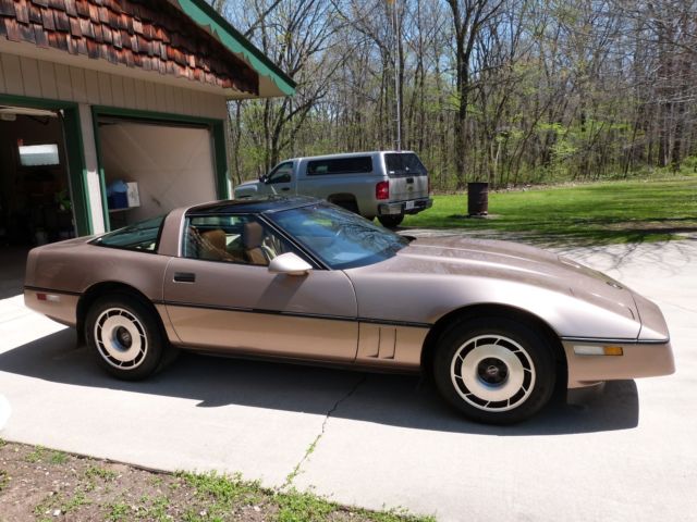 1985 Corvette, L98 350 engine, Z-51 suspension, removable smoked glass top 1985 Chevrolet Corvette