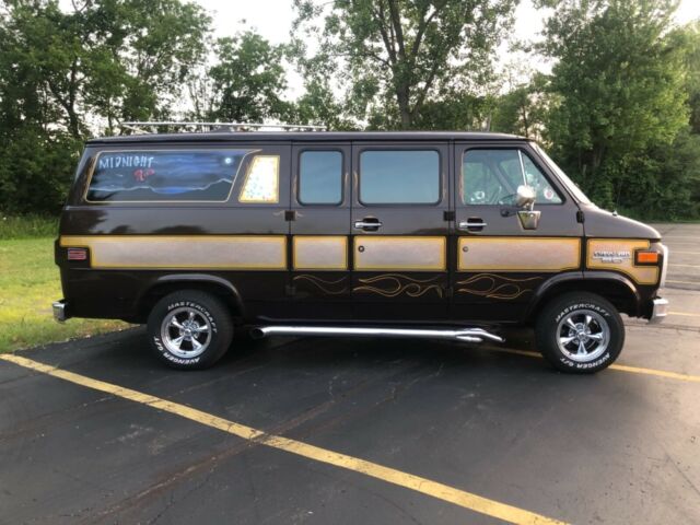 1985 Chevrolet G20 Van - photo 2