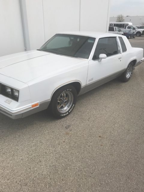 1985 Oldsmobile Cutlass 442 - photo 2