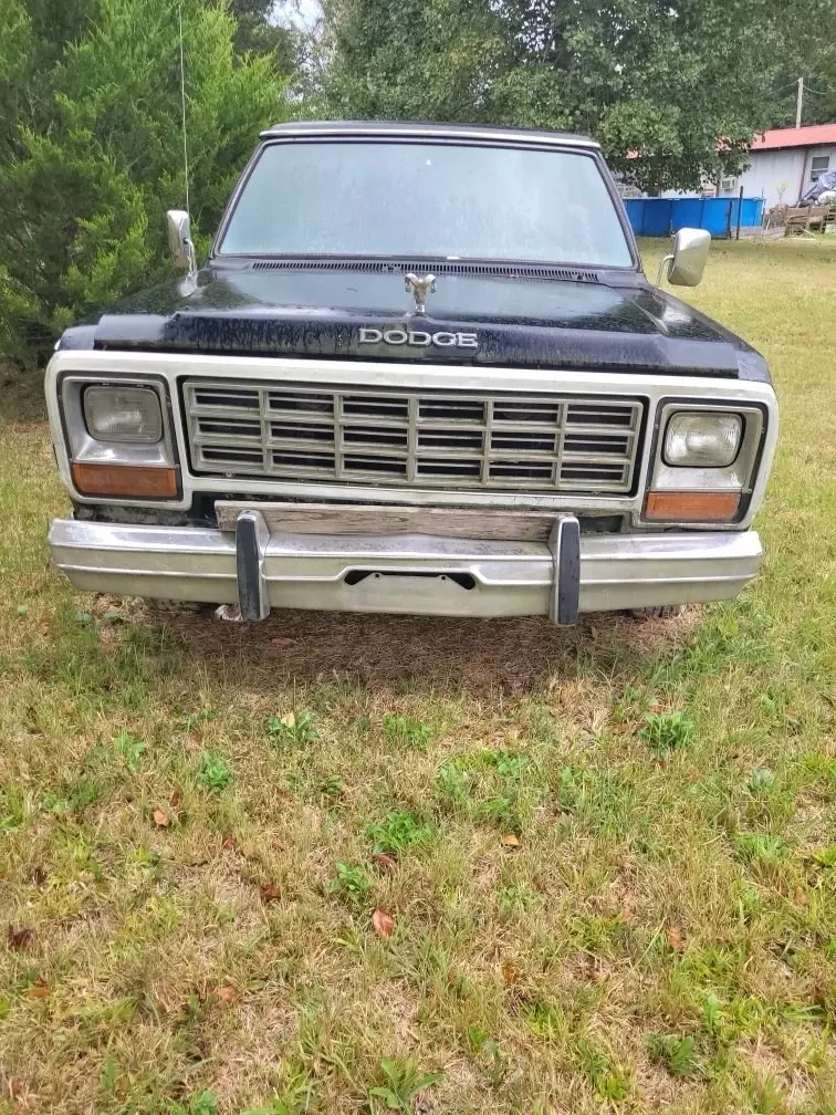 1985 Dodge D-Series D100