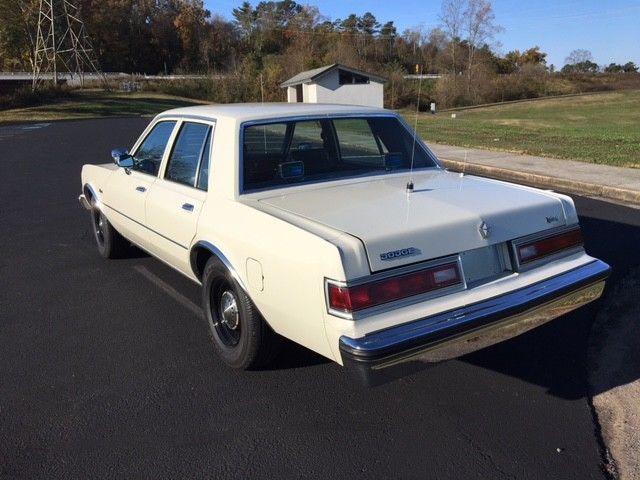 1985 Dodge Diplomat POLICE SALON - photo 3