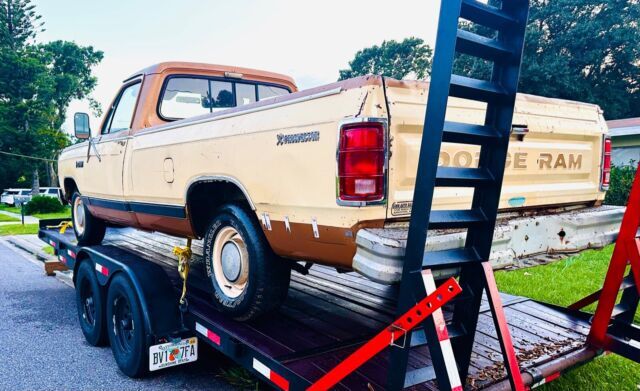 1985 Dodge prospector 318 V8 a/c - photo 5