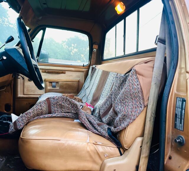 1985 Dodge prospector 318 V8 a/c - photo 9