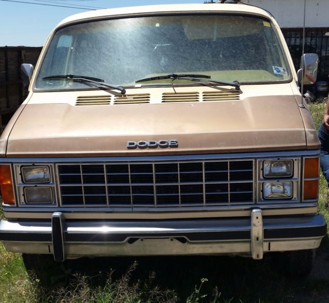 1985 Dodge Ram Van - photo 2