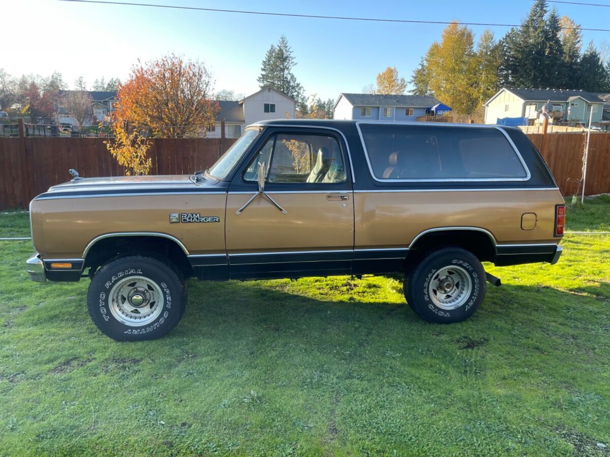 1985 Dodge Ram Charger Wagon 4x4 318 V8 Auto Worldwide NO RESERVE 1985 Dodge Ramcharger AW-100