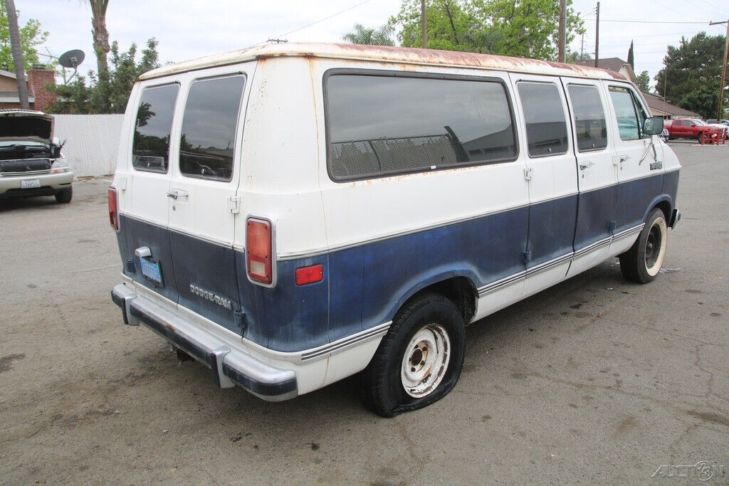 1985 Dodge Ram Van B250 - photo 6