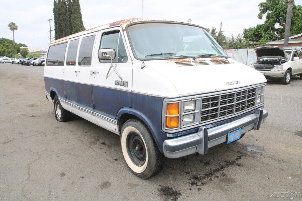 1985 Dodge Ram Van B250 - photo 8