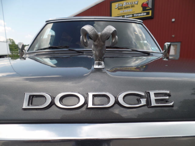1985 Dodge Ramcharger 4x4 2-door SUV 4-speed manual Stick Shift - photo 10