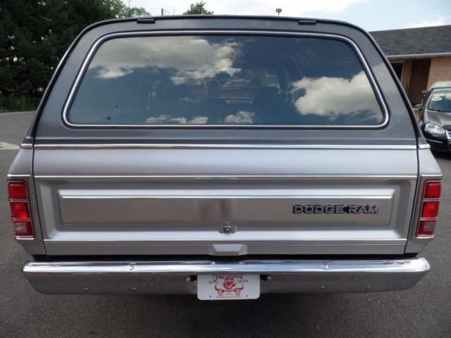 1985 Dodge Ramcharger 4x4 2-door SUV 4-speed manual Stick Shift - photo 4