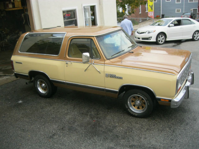 1985 Dodge Ramcharger Prospector 150 Royal SE, 7419 Miles, Near new, Garaged 1985 Dodge Ramcharger Cloth Interior
