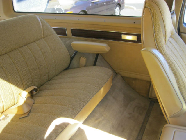 1985 Dodge Ramcharger Cloth Interior - photo 10