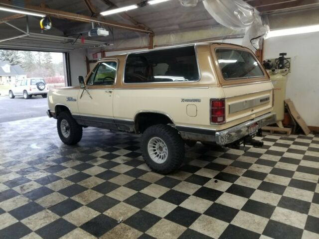 1985 Dodge Ramcharger Royal SE prospector 4x4 - photo 2