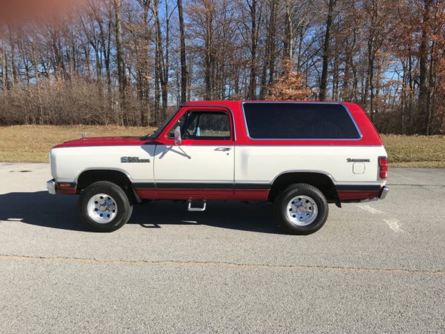 1985 Dodge Ramcharger RAM 150 Royal SE
