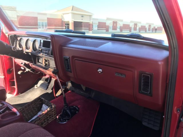 1985 Dodge Ramcharger RAM 150 Royal SE - photo 11