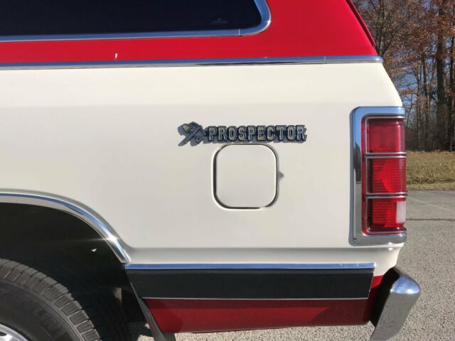 1985 Dodge Ramcharger RAM 150 Royal SE - photo 8