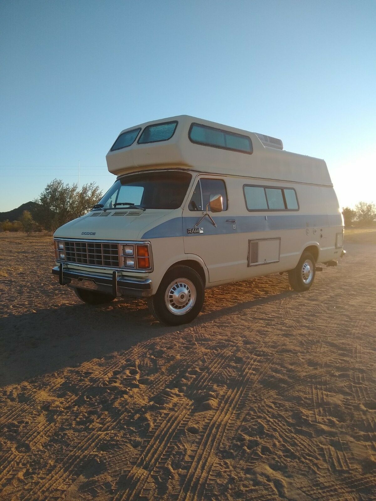 1985 Dodge D350 - photo 2