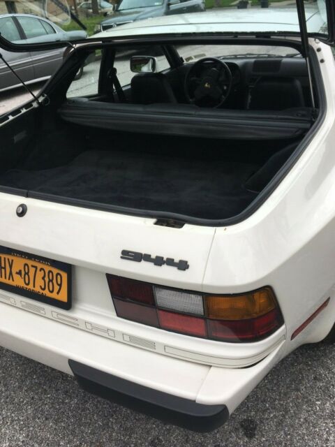 1985 Porsche 944 - photo 12