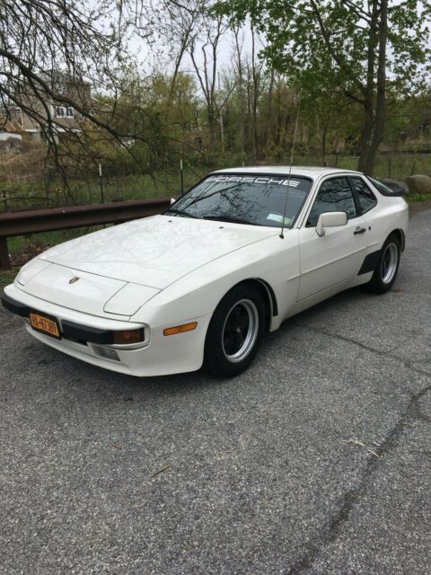 1985 Porsche 944 - photo 3