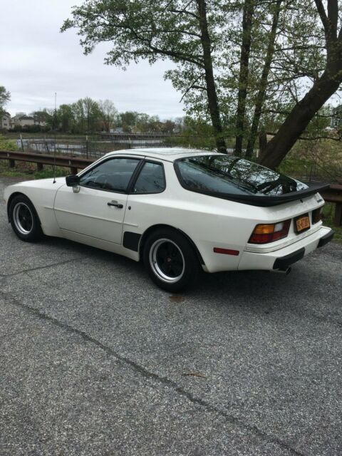 1985 Porsche 944 - photo 4
