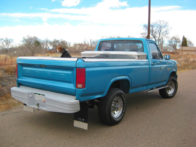 1985 Ford F-250 LARIAT - photo 5
