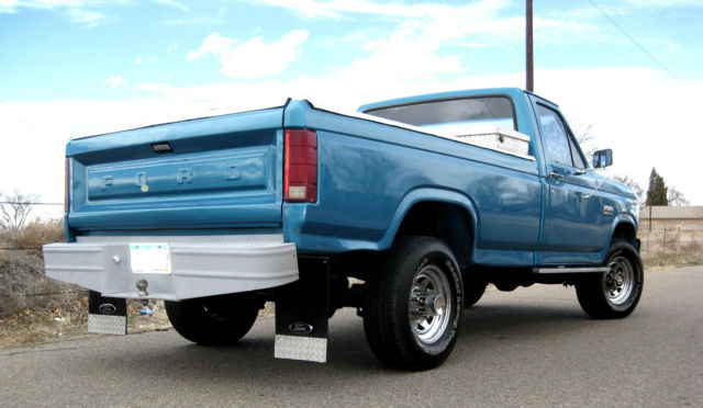 1985 Ford F-250 LARIAT - photo 8