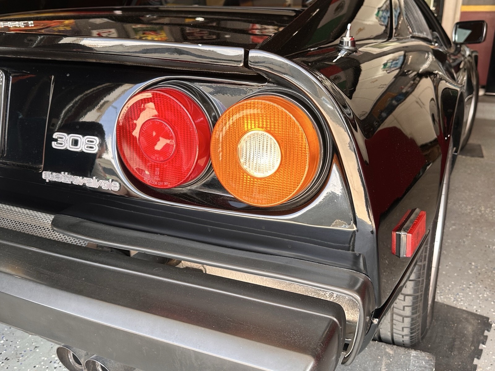 1985 Ferrari 308 GTS QUATTRO - photo 3
