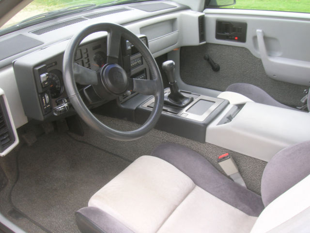 1985 Pontiac Fiero - photo 3