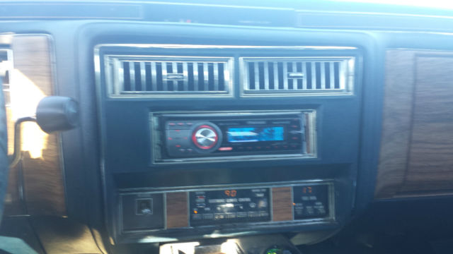 1985 Cadillac Fleetwood - photo 11