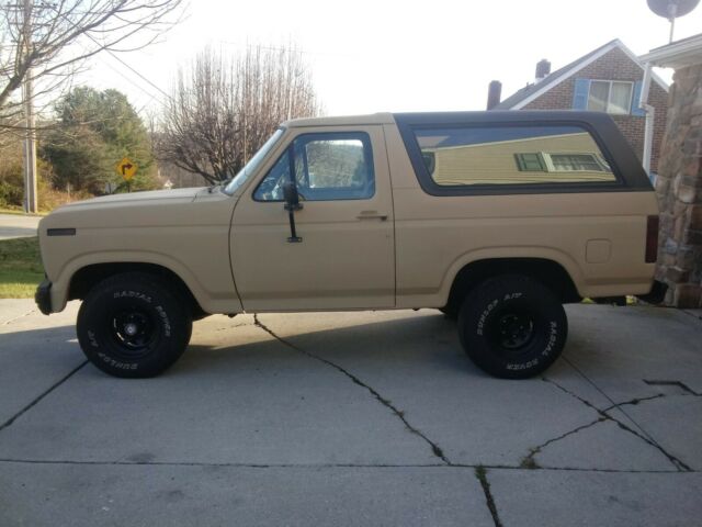 1985 Ford Bronco XLT 4x4 OBS Bullnose 1985 Ford Bronco