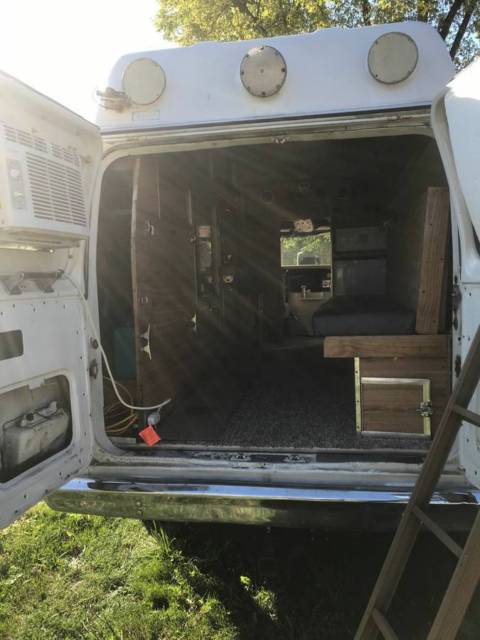 1985 Ford E-Series Van Camper - photo 9
