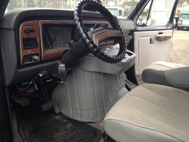 1985 Ford E-Series Van - photo 2