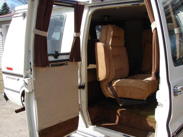 1985 Ford E-Series Van - photo 11