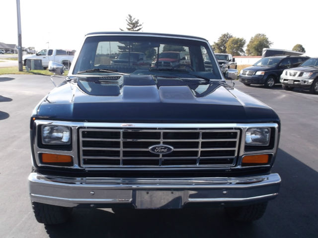 1985 Ford F-150 XLT Lariat Standard Cab Pickup 2-Door - photo 2