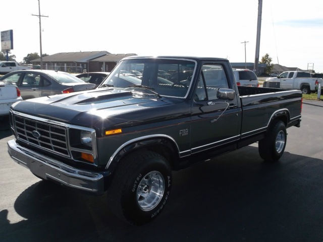 1985 Ford F-150 XLT Lariat Standard Cab Pickup 2-Door - photo 3