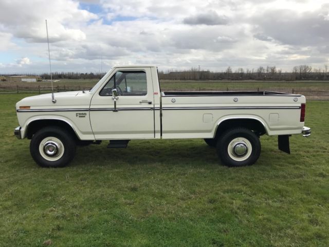 1985 FORD F-250 4X4 XLT LARIAT LONGBED 460 V8 ENGINE EXCELLENT CONDITION !!! 1985 Ford F-250 XLT LARIAT
