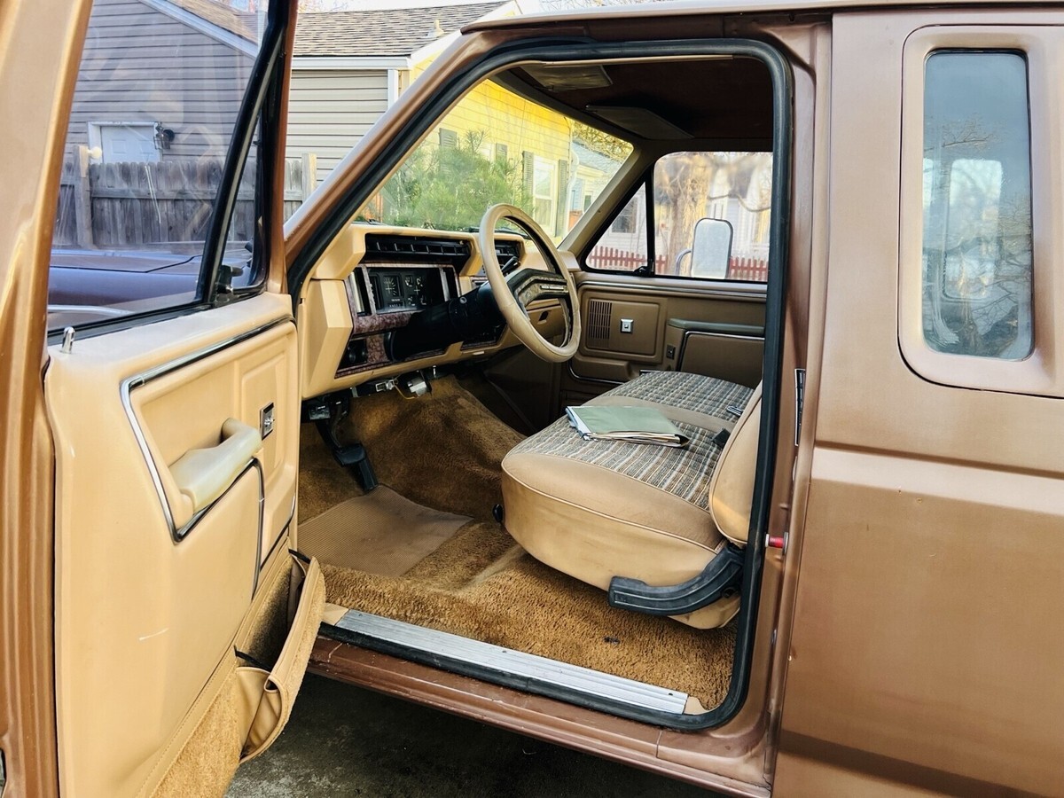 1985 Ford F-250 - photo 7