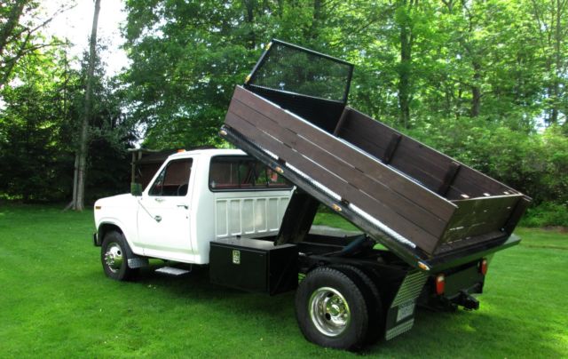 1985 Ford F-350 45K original miles, a beautiful truck inside and out. 1985 Ford F-350