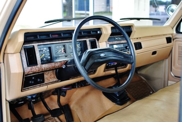 1985 Ford F-350 24k Original Miles Diesel 4-Speed Immaculate - photo 11