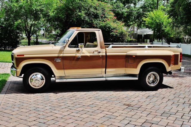 1985 Ford F-350 24k Original Miles Diesel 4-Speed Immaculate - photo 5