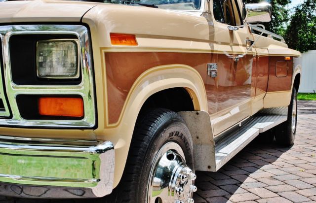 1985 Ford F-350 24k Original Miles Diesel 4-Speed Immaculate - photo 8