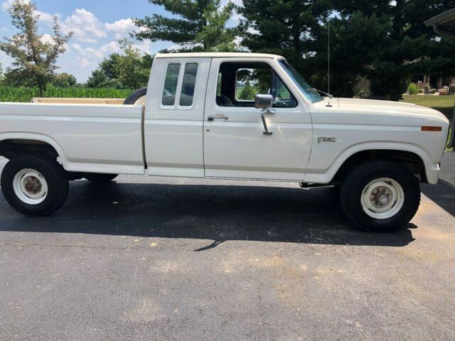 1985 Ford F-250 - photo 2