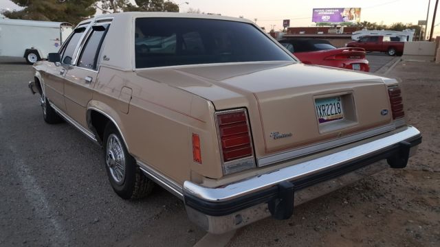 1985 Ford Crown Victoria LTD Station Wagon - photo 8